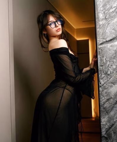 Mira Road aged housewife Call Girl